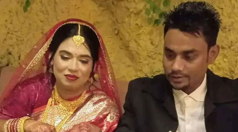 স্বামীকে ইতালি রেখে দেশে ফিরে প্রেমিককে বিয়ে ৪ সন্তানের জননীর