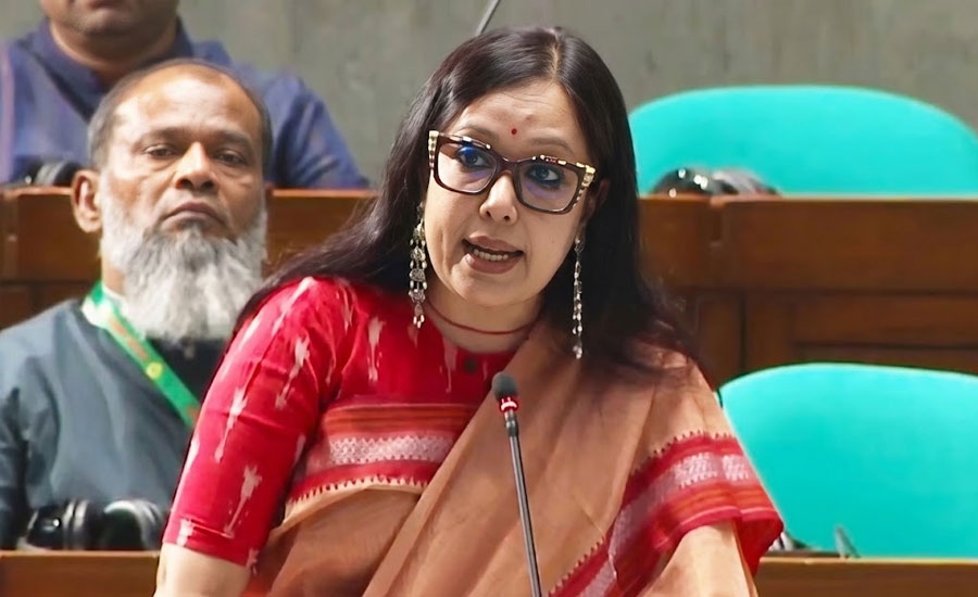 ‘টুকু আসে, টুকু যায়, কতক্ষণ থাকে বোঝা যায় না’
