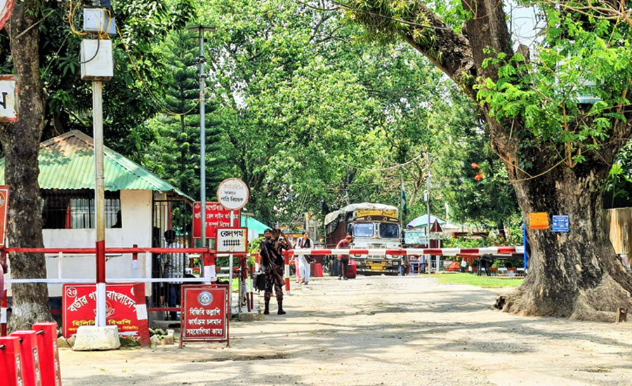 হিলি স্থলবন্দরে আমদানি-রপ্তানি বন্ধের ঘোষণা ভারতীয় ব্যবসায়ীদের, নেপথ্যে কী