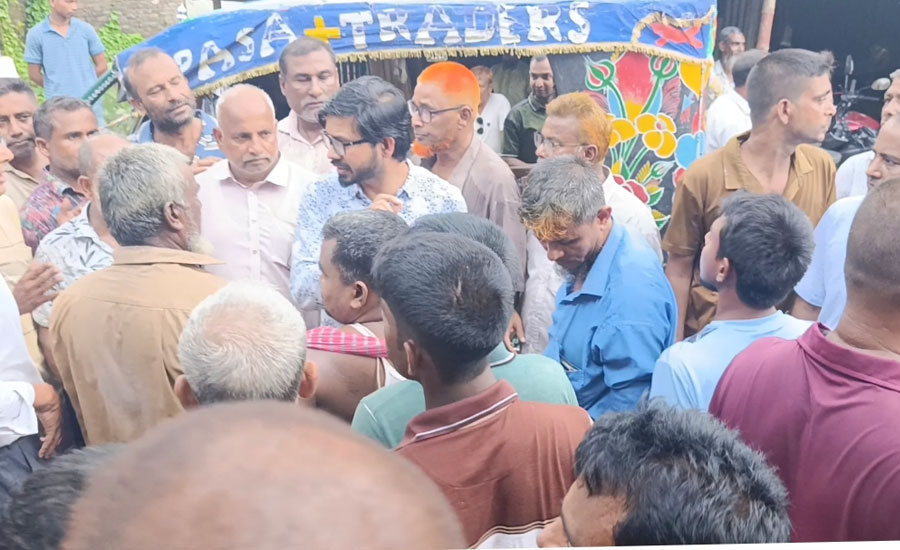 ডিলারের কাছ থেকে অবৈধভাবে সার উত্তোলনের অভিযোগ, ২০ বস্তা জব্দ