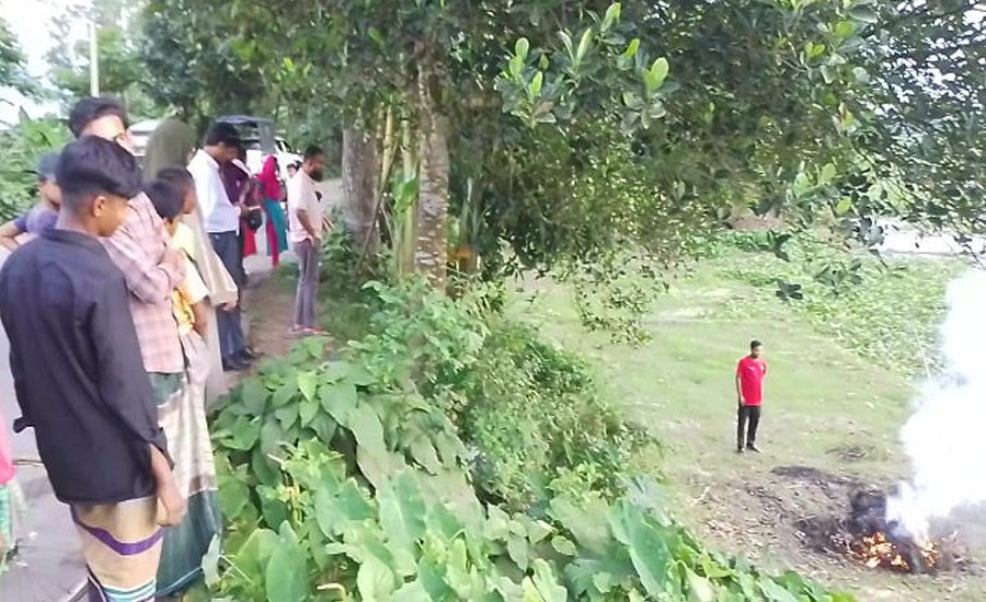 শ্রীবরদীতে নিষিদ্ধ চায়না দুয়ারি ও কারেন্ট জাল পুড়িয়ে ধ্বংস