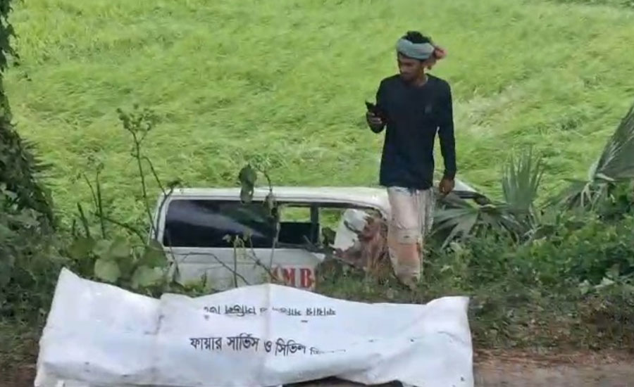 নাটোরের গুরুদাসপুর বনপাড়া-ঢাকা মহাসড়কে অ্যাম্বুলেন্স ও ট্রাকের সংঘর্ষে ৭ জন আহত