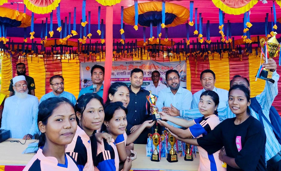 দুর্গাপুরে গ্রীষ্মকালীন ক্রীড়া প্রতিযোগিতার পুরস্কার বিতরণ