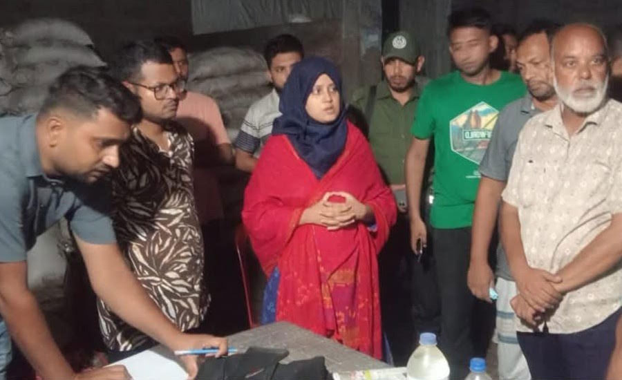 বগুড়ায় ১,৬০০ বস্তা সার জব্দ, ব্যবসায়ীর ১৫ দিনের কারাদণ্ড