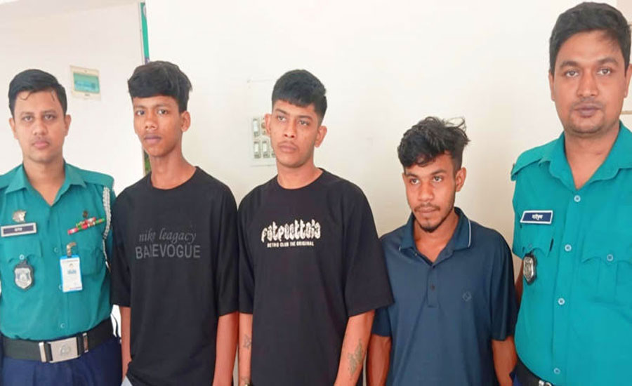 টঙ্গীতে ডাকাতির প্রস্তুতি, দেশীয় অস্ত্রসহ গ্রেপ্তার ৩
