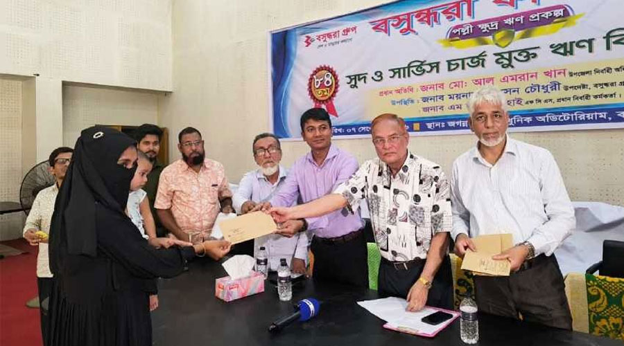 বাঞ্ছারামপুরে ক্ষুদ্র উদ্যোগে নারীদের পাশে বসুন্ধরা ফাউন্ডেশন