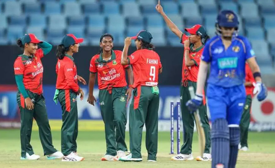 ব্যাটিং ব্যর্থতার পর বোলারদের নৈপুণ্যে সেমিফাইনালে বাংলাদেশ