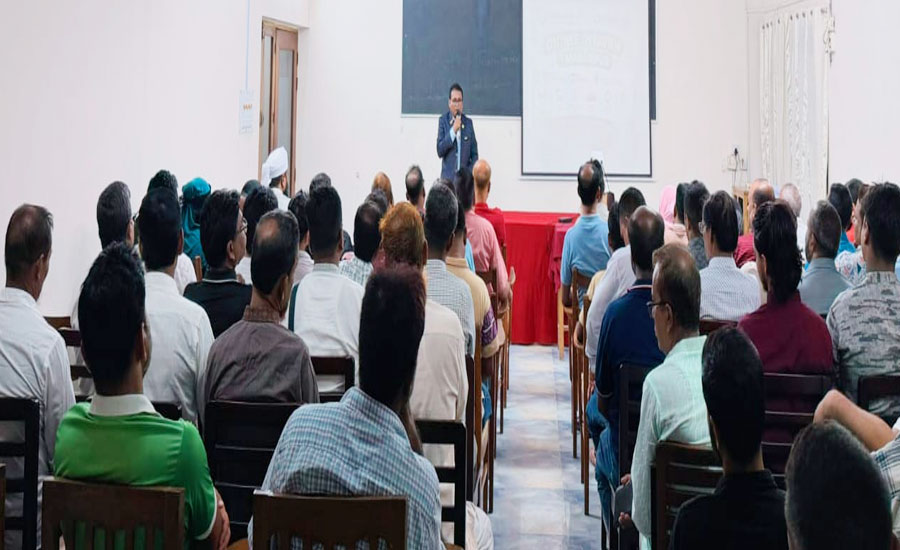 মাদারীপুরে তরুণদের আধুনিক ক্যারিয়ার গড়ার পথ দেখালো ‘অতিথি ওভারভিউ’