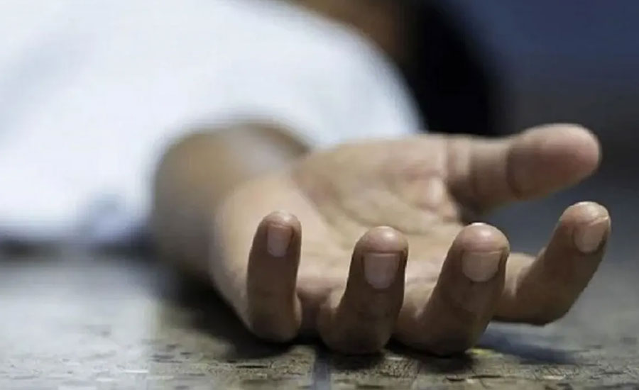 পাইকগাছায় গাছ থেকে পড়ে একজনের মৃত্যু 