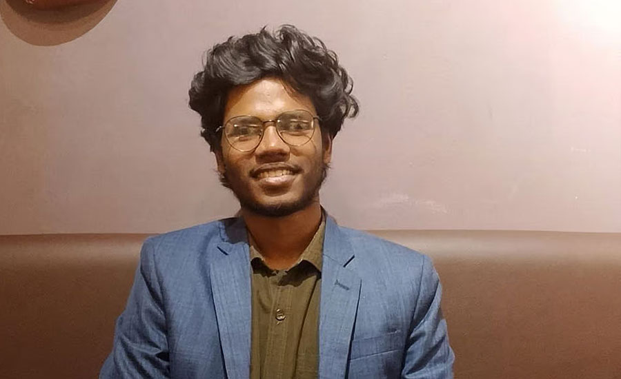মেসে সাড়া না পেয়ে দরজা ভেঙে জগন্নাথ বিশ্ববিদ্যালয়ের শিক্ষার্থীর ঝুলন্ত মরদেহ উদ্ধার
