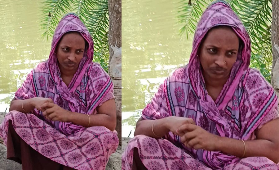 পাইকগাছায় বিয়ের দাবিতে প্রেমিকের বাড়িতে ১সন্তানের জননীর অনশন