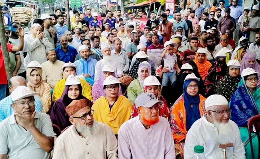 ডেঙ্গু প্রতিরোধে যশোরের নীলগঞ্জে পরিচ্ছন্নতা কর্মসূচিতে প্রতিমন্ত্রী 