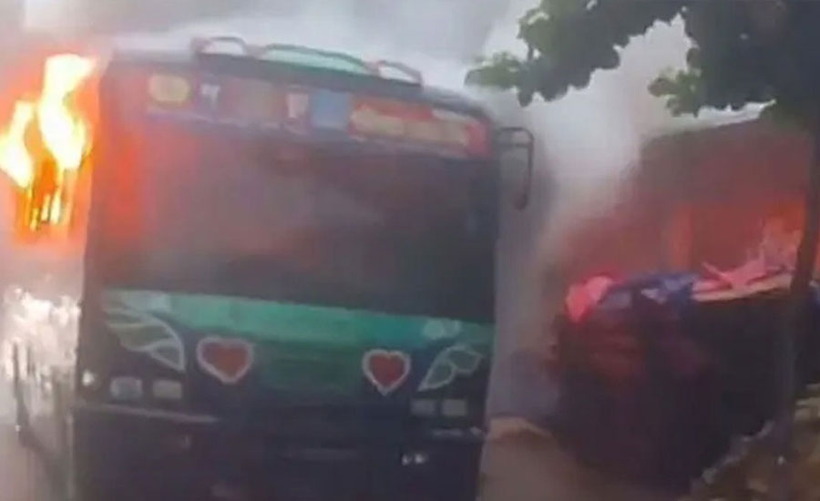 পল্লবীতে দাঁড়িয়ে থাকা বাসে আগুন