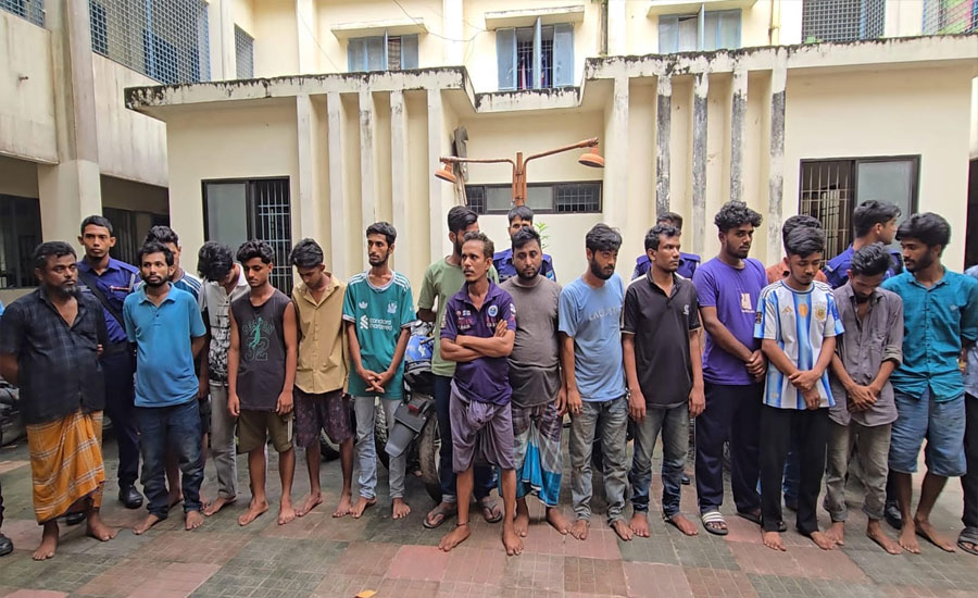কিশোরগঞ্জে অনলাইন জুয়া ও প্রতারণার অভিযোগে ২১ জন আটক