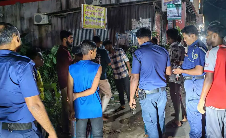 পটুয়াখালীতে পর পর ৪ ককটেল বিস্ফোরণ