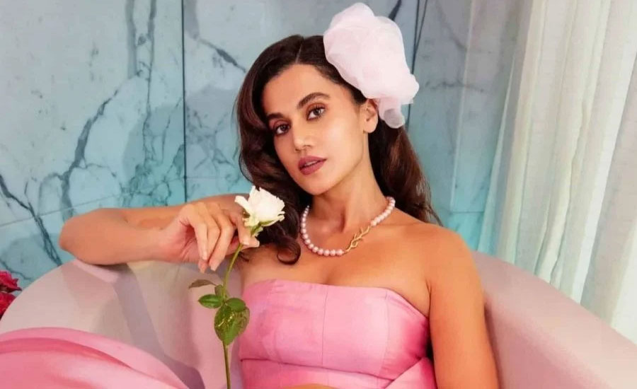 সিনেমা থেকে বাদ পড়ার ‘অদ্ভুত কারণ’ জানালেন তাপসী