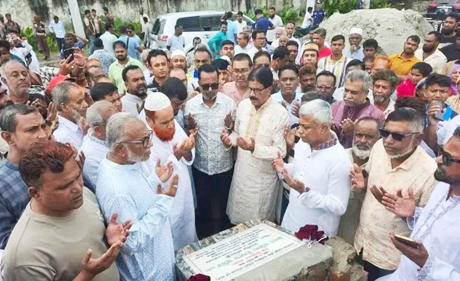 যশোরের পাঁচ ও সাত নম্বর ওয়ার্ডে রাস্তা-ড্রেন নির্মাণকাজের উদ্বোধন
