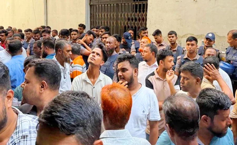 গুলিস্তানে জাসদ কার্যালয় থেকে অর্ধশত ব্যক্তিকে ধরিয়ে দিল বিএনপি