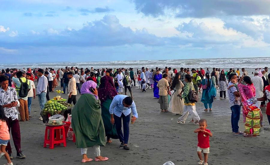 কক্সবাজারে ‘এত বিদেশির’ মধ্যে পর্যটক কয়জন?