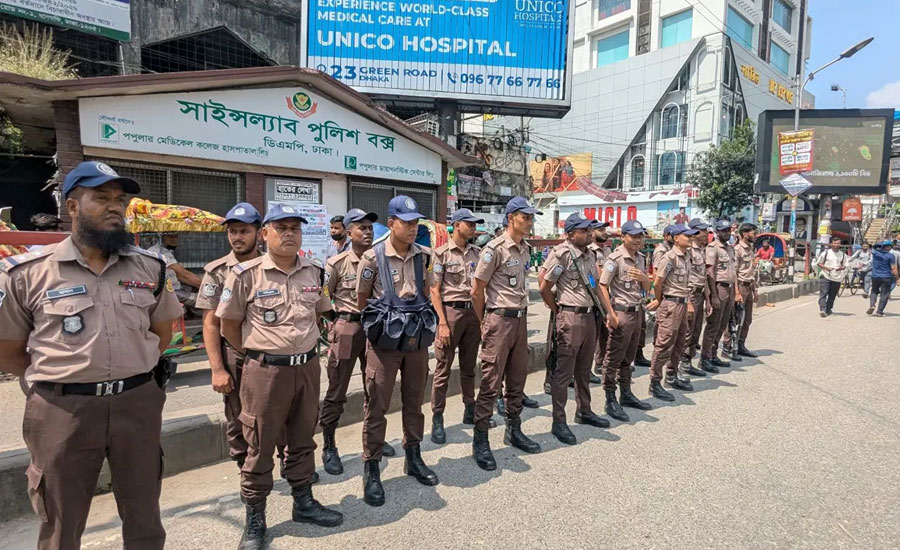 সেন্ট্রাল ইউনিভার্সিটির আন্দোলন ঘিরে সায়েন্সল্যাবে পুলিশের অবস্থান