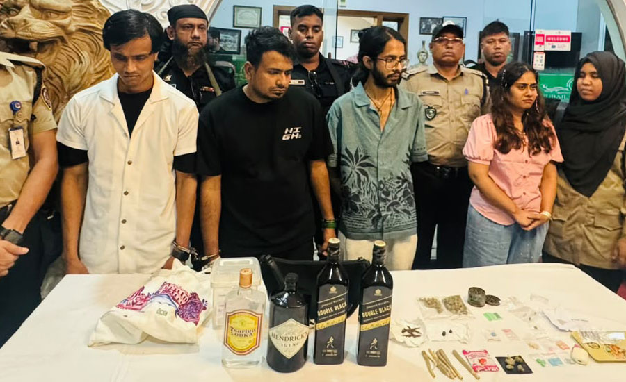গাজীপুরে ডিজে পার্টিতে মাদকদ্রব্য নিয়ন্ত্রণ অধিদপ্তরের অভিযান, এক্সটাসি-কোকেন-কুশসহ গ্রেপ্তার ৪