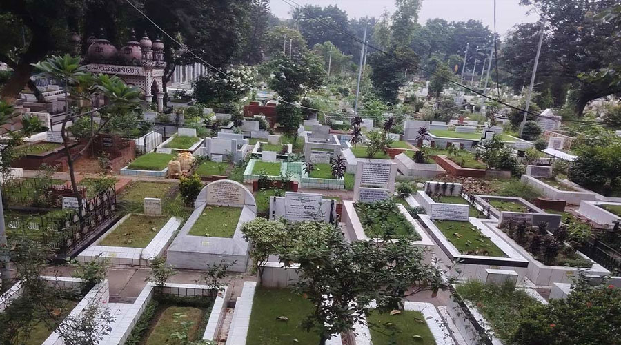 কবরের জায়গা সংকট, স্বজনের শেষ ঠিকানা রক্ষায় বাড়তি ব্যয়ের চাপ