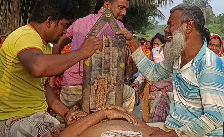 নাটোরের লালপুরে লাশবাহী অ্যাম্বুলেন্সের ধাক্কায় পথচারী নিহত