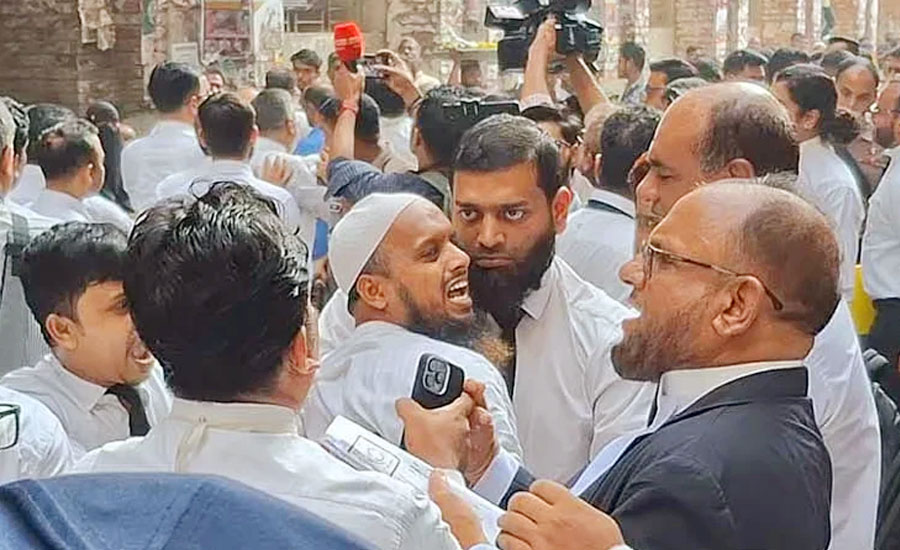 আখতারুজ্জামানের জামিন হয়নি, এজলাসে হট্টগোল-বাইরে হাতাহাতি