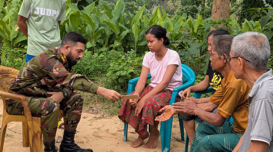 আর্থিক অনটনে পড়ালেখা বন্ধ হওয়া মিনা চাকমার দায়িত্ব নিল মহালছড়ি জোন।