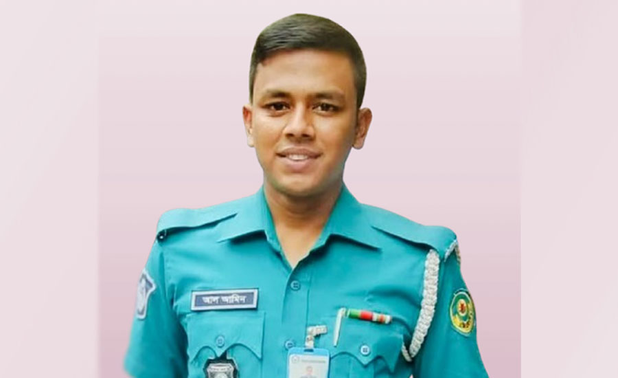 মোটরসাইকেলে একজনকে ধাওয়া দিচ্ছিলেন, বাসের ধাক্কায় ১০০ ফুট দূরে গিয়ে পড়ল পুলিশ সদস্য