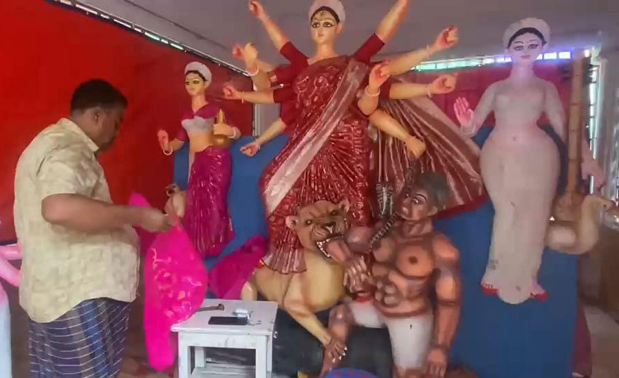 কিশোরগঞ্জে প্রতিমা তৈরির কাজ শেষ, দেবীর আগমনের অপেক্ষায় ৪১৩ মণ্ডপ