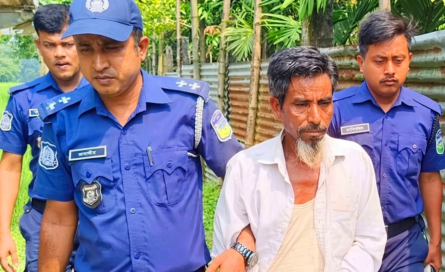 কিশোরীর মুখ চেপে নির্জনে নিয়ে যান কাশেম, স্বামীর অপকর্ম লুকাতে বিকল্প প্রস্তাব স্ত্রীর