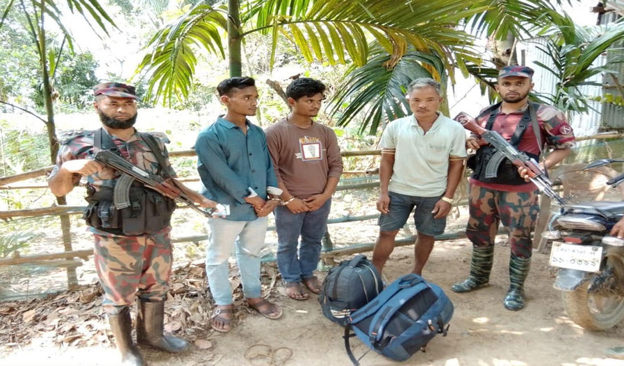 সীমান্তে বিজিবির অভিযানে মানব পাচারকারীসহ দুই বাংলাদেশি আটক