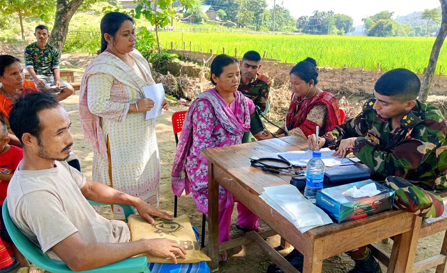 দুর্গম পাহাড়ে দুই শতাধিক মানুষকে চিকিৎসাসেবা দিল দীঘিনালা জোন