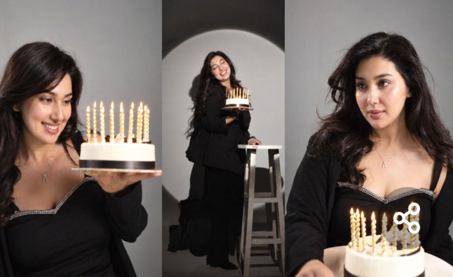 ‘বার্থডে গার্ল’ লুকে উত্তাপ ছড়াচ্ছেন চিত্রনায়িকা অপু বিশ্বাস