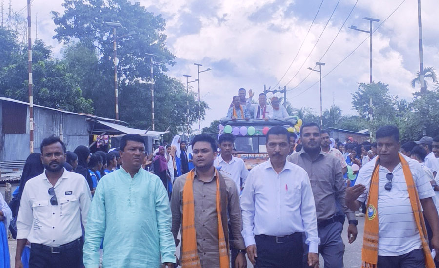 ২৬ বছরের শিক্ষকতা শেষে প্রবোধ কুমার চাকমাকে অশ্রুসিক্ত বিদায়