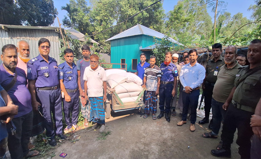 মানিকগঞ্জের দৌলতপুরে ১১ বস্তা সার আটক, ডিলারকে ২ লাখ টাকা জরিমানা
