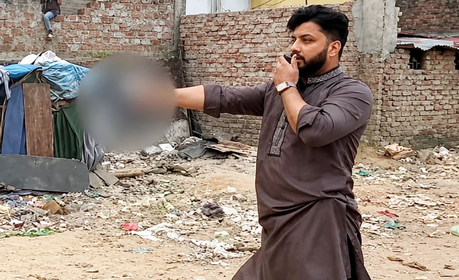 পিস্তল হাতে ‘মাদকবিরোধী অভিযানে’ প্রতিমন্ত্রী ইশরাক