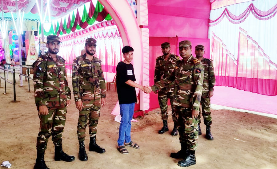 দীঘিনালায় ৯ পূজামণ্ডপে সেনাবাহিনীর নিরাপত্তা টহল