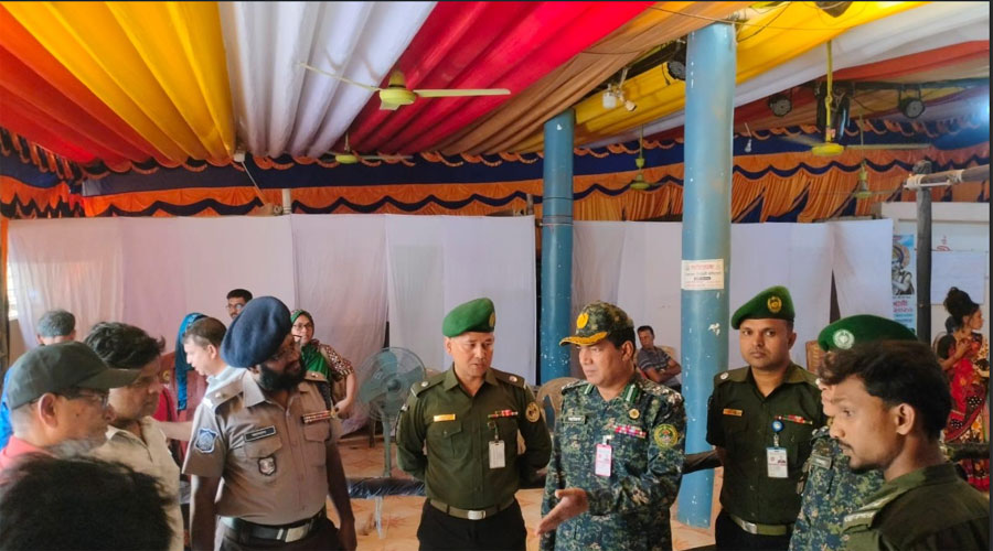 শারদীয় দুর্গোৎসব উপলক্ষে খুলনার বিভিন্ন পূজামণ্ডপ পরিদর্শনে উপমহাপরিচালক
