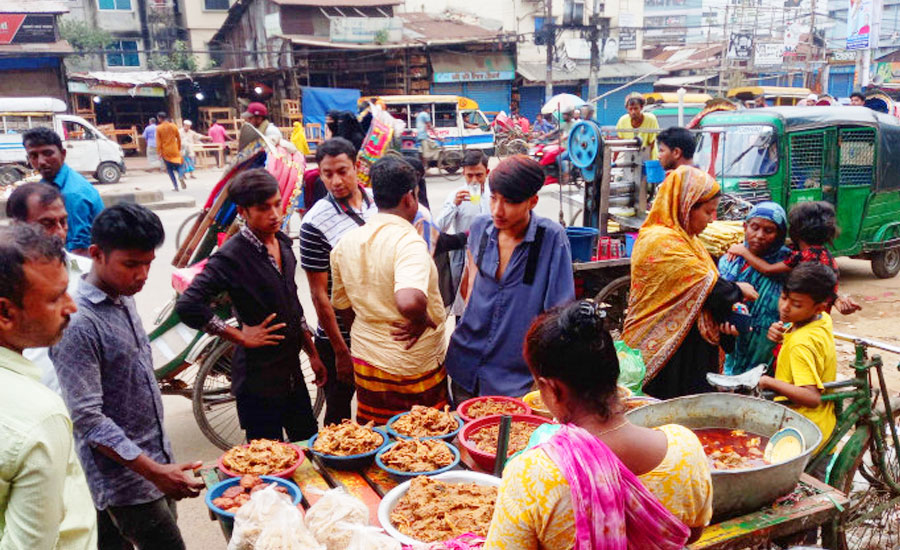 খাদ্য ব্যবসা: নিবন্ধন ও লাইসেন্স বাধ্যতামূলক হচ্ছে, বাদ যাবে না পিঠা, পুরির দোকানও