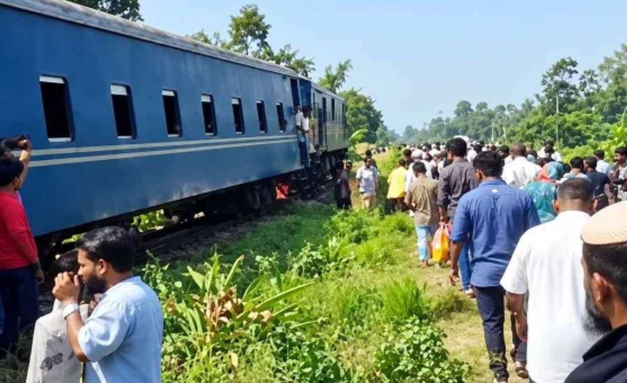 লাকসামে কর্ণফুলি এক্সপ্রেস লাইনচ্যুত, চট্টগ্রাম-ঢাকা রেল যোগাযোগ বন্ধ