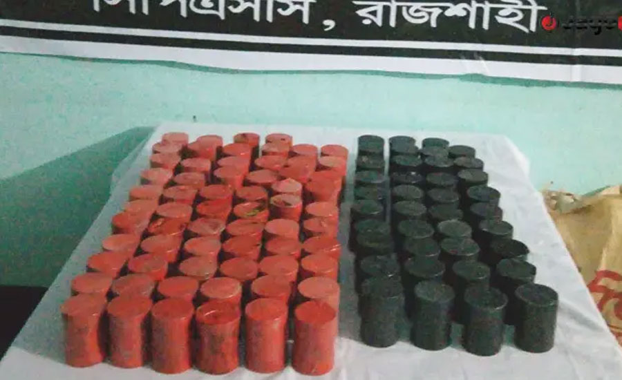 লিচুবাগানে পরিত্যক্ত অবস্থায় পড়েছিল শতাধিক ককটেল