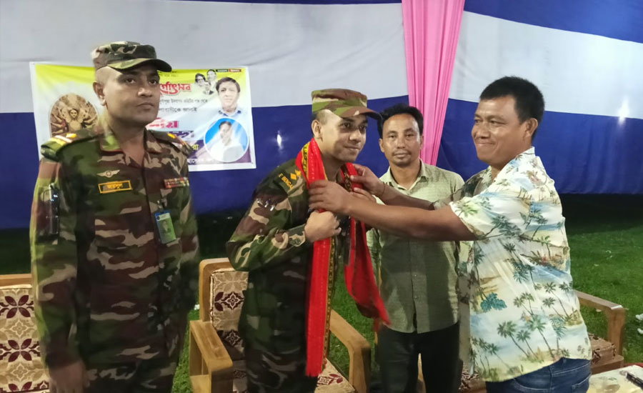 খাগড়াছড়িতে বিভিন্ন পূজামণ্ডপ পরিদর্শনে লেফটেন্যান্ট কর্নেল মো. আল-আমিন