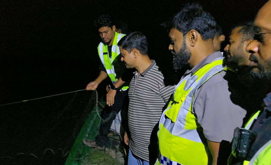মা ইলিশ আহরণ বন্ধে দুধকুমার নদে অভিযান, জব্দ কয়েক কিলোমিটার জাল