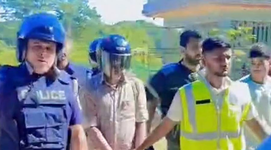 ভুয়া আইডি খুলে ধর্মীয় উসকানির, অভিযোগে করেছিলেন জিডি, বিক্ষোভের মধ্যে পুলিশ নিল হেফাজতে