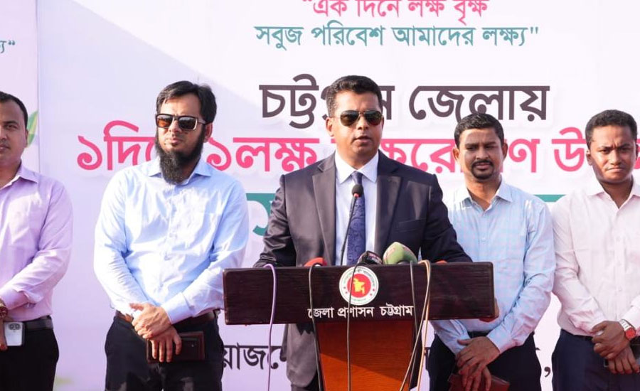 চট্টগ্রামে এক দিনে এক লাখ গাছ রোপণে ১৫ হাজার সহকর্মী নিয়ে মাঠে নামছেন ডিসি জাহিদ