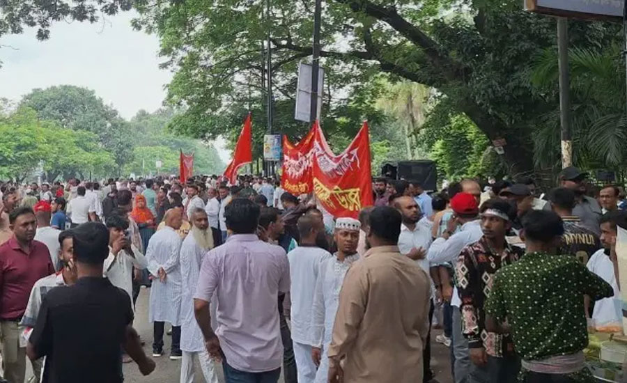 যুবদলের ৪৮তম প্রতিষ্ঠাবার্ষিকীতে জিয়া উদ্যানে নেতাকর্মীদের ঢল