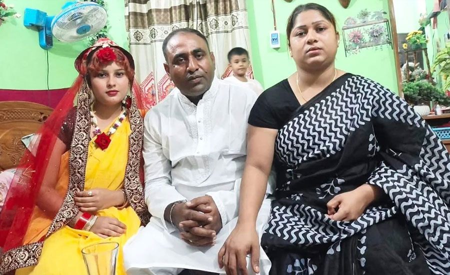 স্ত্রী থাকতে শ্যালিকাকে বিয়ে, টিকটকারের মুখে চুনকালি-জুতার মালা