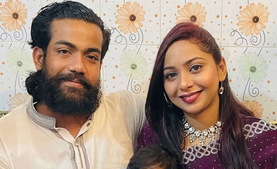 বাবাকে ভিডিওকলে রেখে স্বামীর নির্যাতন থেকে বাঁচার আকুতি, এরপরই বর্ষার মৃত্যু